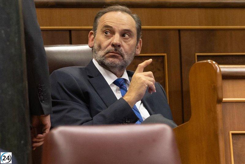 Ábalos solicita al Supremo la exclusión de PP, Vox e Iustitia Europa en el 'caso Koldo'.