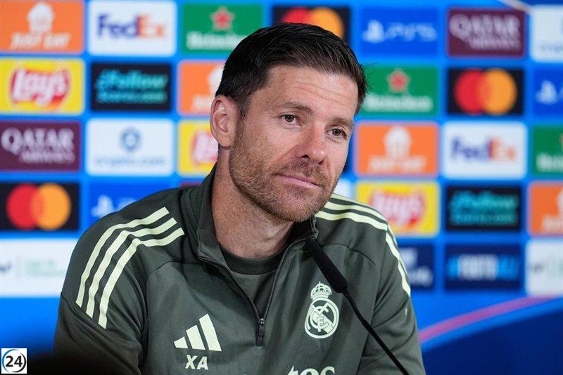 Xabi Alonso se muestra cauto ante las opiniones de figuras del FC Barcelona.