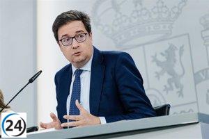 Óscar López alerta a Junts sobre la elección entre una España obsoleta y una España del futuro.