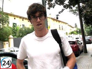 Pablo Urdangarín emerge con el labio partido y rostro inflamado junto a la infanta Cristina.