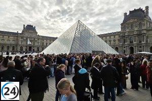 Directores de 57 museos, incluyendo el Prado y el MNAC, muestran su respaldo a la directora del Louvre tras el robo.