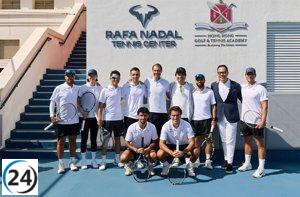 Rafa Nadal inaugura su primer visita al Rafa Nadal Tennis Center en Hong Kong.