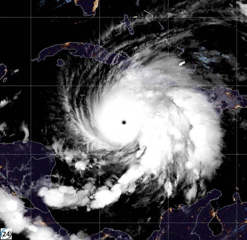 El Centro de Huracanes de EE. UU. advierte sobre la grave amenaza que representa el huracán 'Melissa'.