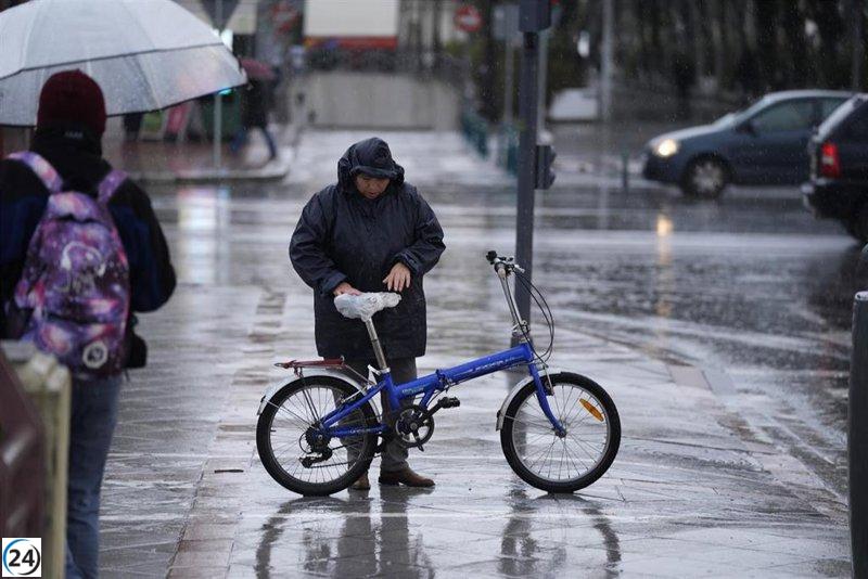 Andalucía enfrenta más de 150 incidentes por lluvias, con Huelva como epicentro, un herido en Gibraleón y residentes atrapados en Ayamonte.
