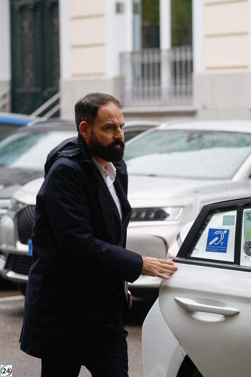 Antiguo directivo y empleada del PSOE afirman que los fondos a Organización eran enviados a Koldo sin verificación.