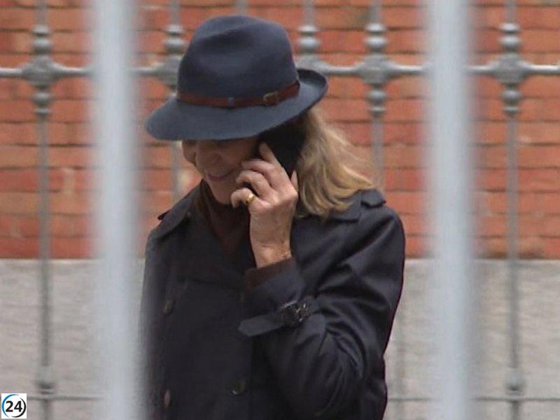 La infanta Elena expresa su opinión sobre el controvertido avance de las memorias de Don Juan Carlos.