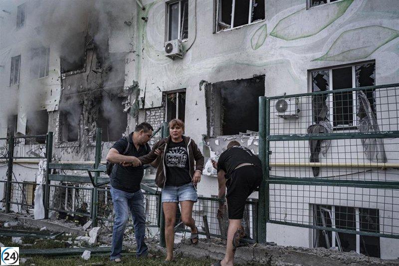 Ataques rusos en Balaklia, Ucrania, dejan tres muertos y diez heridos.