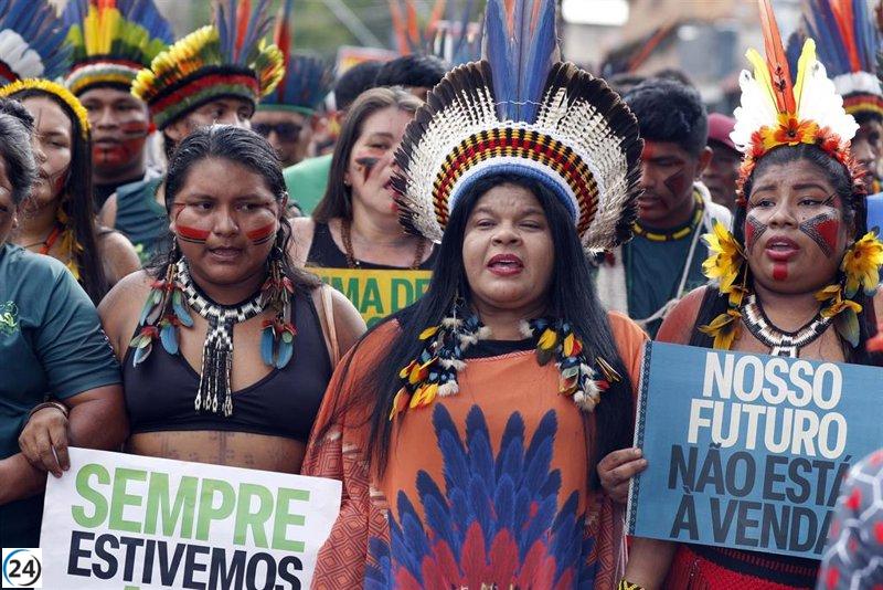 La COP30 se encuentra en su recta final sin alcanzar consensos, mientras varias naciones presionan por fijar un calendario para salir del petróleo.