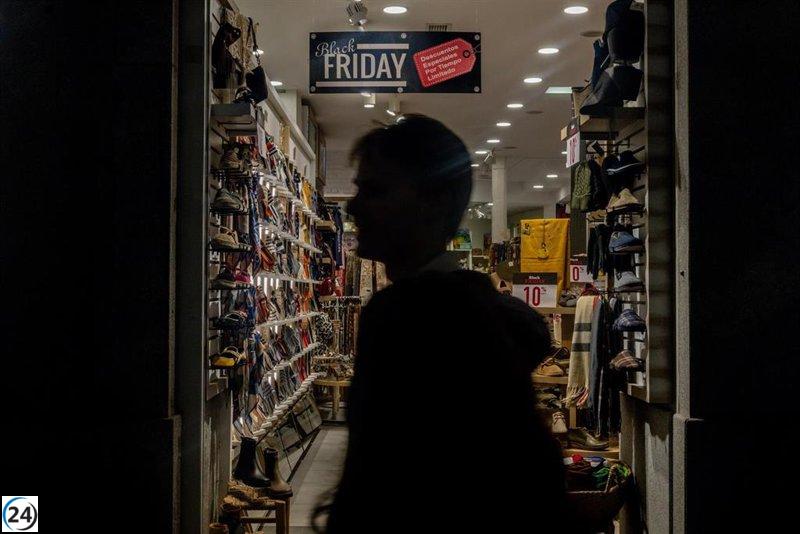 CCOO organiza manifestaciones en centros comerciales españoles para visibilizar la precariedad laboral.