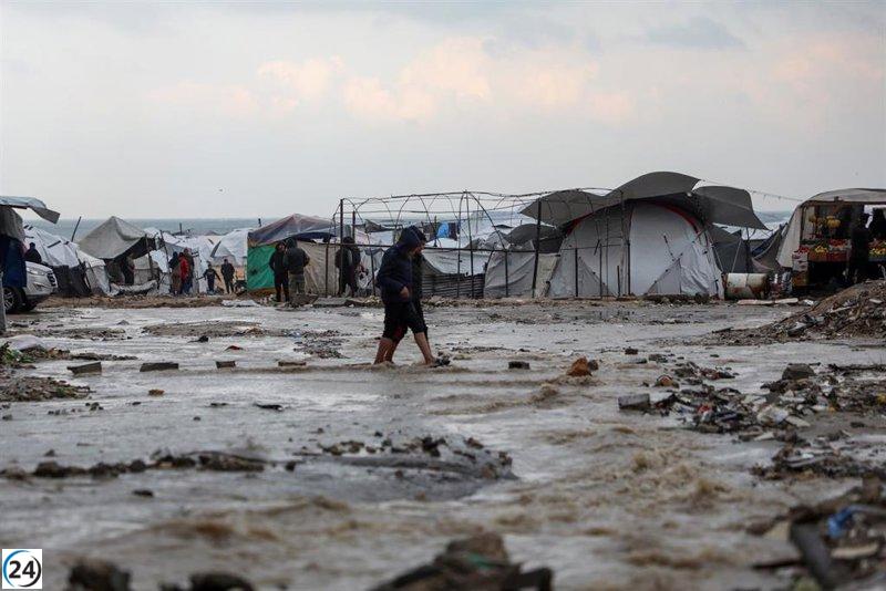 Lazzarini alerta sobre el sufrimiento invernal de los palestinos en Gaza.
