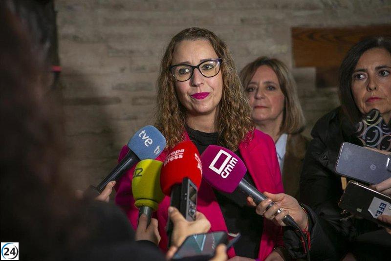 Miembros del PSOE de C-LM exigen a Page la destitución de la consejera que puso en duda las primarias de Sánchez.