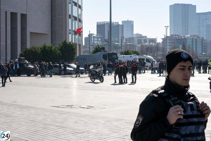 Siete agentes resultan heridos en una operación contra el Estado Islámico en el noroeste de Turquía.
