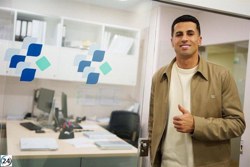 João Cancelo se une al Barça y será presentado el martes.