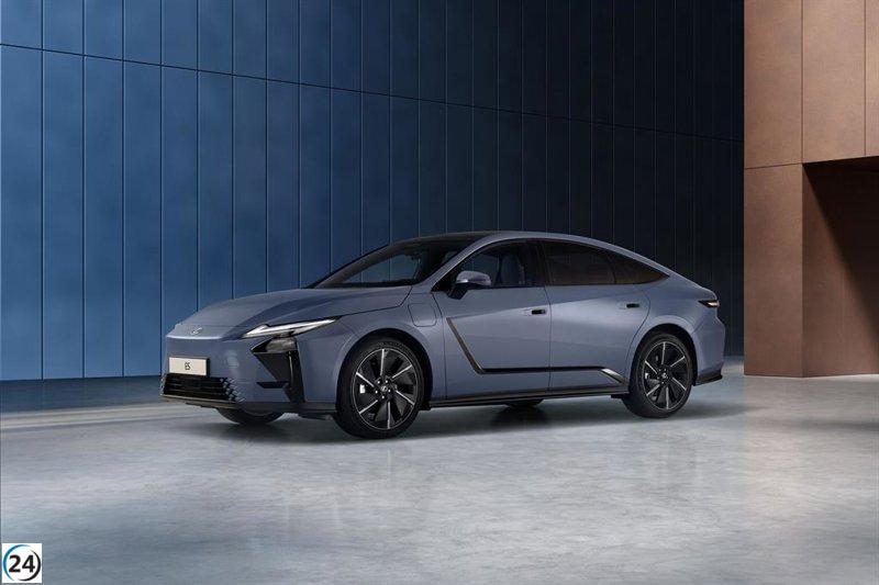 Lexus lanza la reserva en línea del nuevo ES, que llegará a España en mayo.