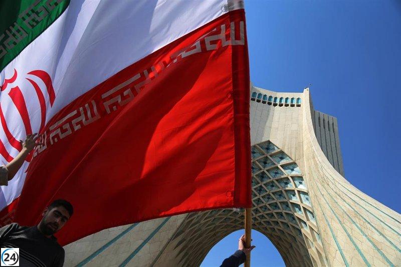 Irán condena a muerte a dos presuntos integrantes del Estado Islámico por un ataque terrorista con explosivos.