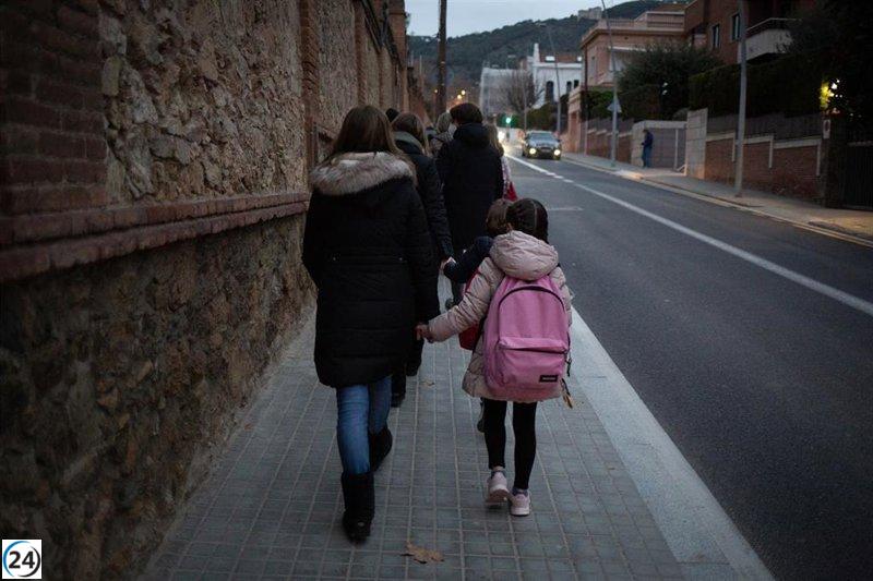 Los hogares de mayores ingresos en España invierten un 18% más en clases particulares, revela un estudio.