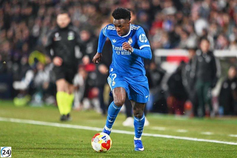 Imponen una sanción de 5.000 euros a quien lanzó un plátano a Vinícius en Albacete.