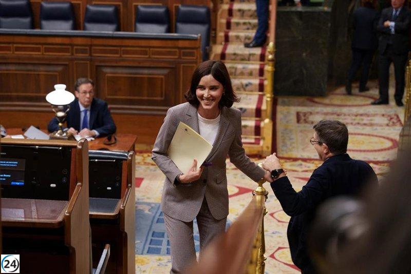 La izquierda en el Congreso critica a Vox por promover el odio y advierte que la prohibición del burka no empodera a las mujeres.