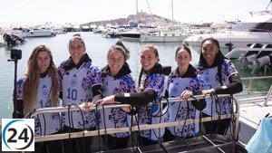 La segunda equipación del Mundial de la selección es presentada bajo el agua.