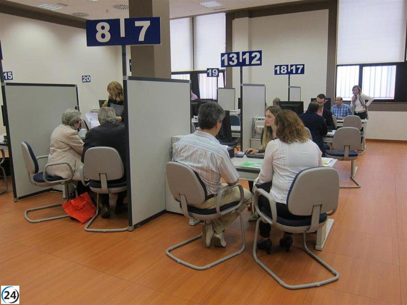 Gestores administrativos solicitan revisión de borradores de renta por errores.