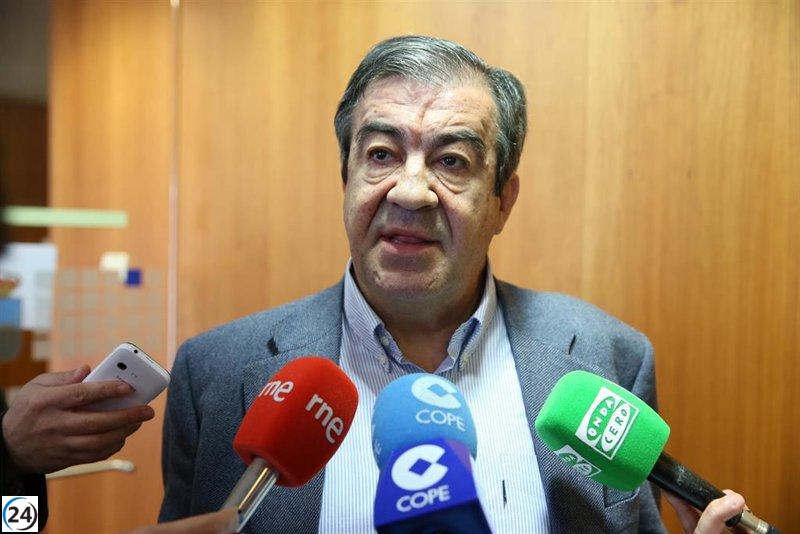 Álvarez-Cascos podría enfrentar 3 años y medio de prisión tras Fiscalía analizar nuevos documentos.