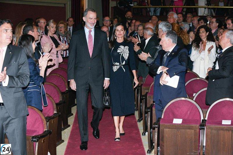 El Rey destaca virtudes cívicas en Bicentenario del Ateneo.
