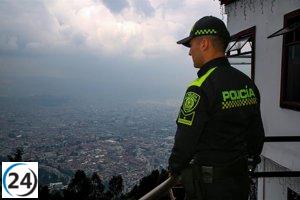 Dos policías mueren en colapso de puente en Colombia.