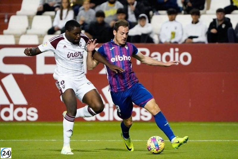 El Albacete entra en puestos de 'Playoff' tras sorprender al líder Eibar.