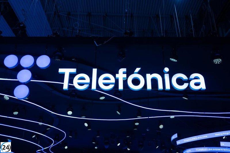 Telefónica cierra 24 centrales de cobre y restringe altas en 260 más.