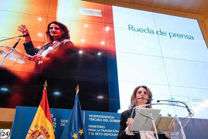 Ribera critica al PP por poner en duda la protección de Doñana.