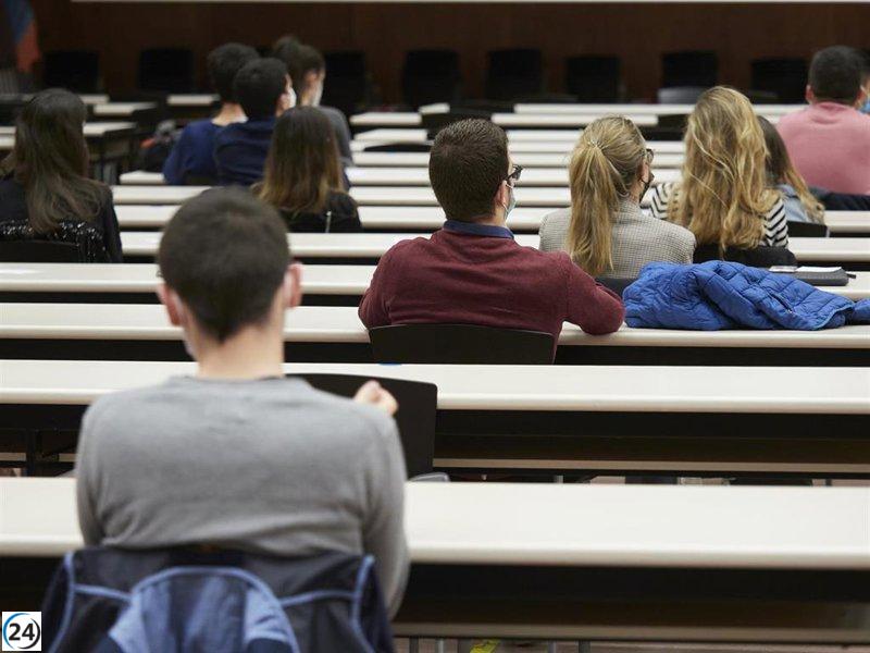 Cerca de un millón de estudiantes solicitan becas para el próximo curso.