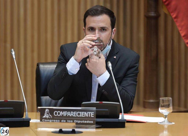 Garzón alerta sobre el acceso de menores a información sobre suicidio en redes sociales.