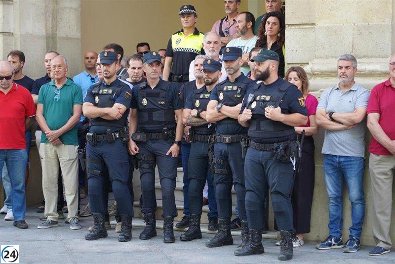 Policía de Andújar (Jaén) recibe Medalla de Oro póstuma tras intervenir en reyerta vecinal.