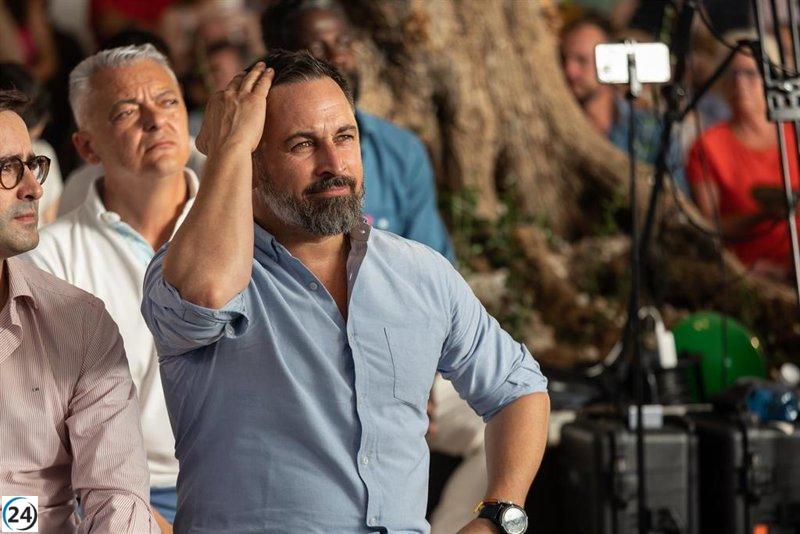 Abascal asegura que Vox no cederá a chantajes y se une al PSOE en el rechazo a López Miras en Murcia