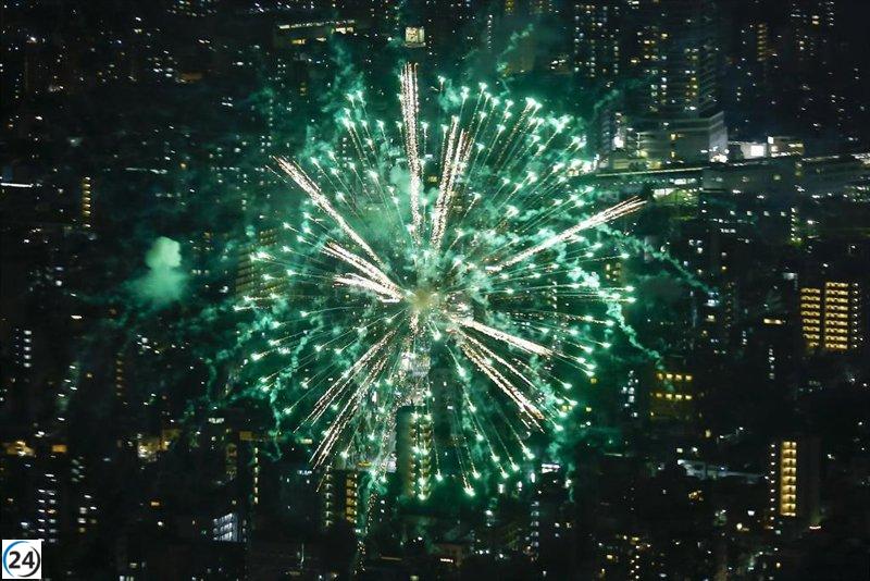 El prestigioso festival de fuegos artificiales de Tokio vuelve con ímpetu tras la pausa del COVID