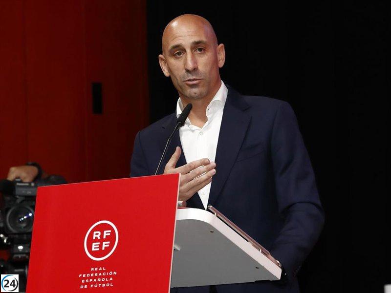 Rubiales podría enfrentar acciones legales por besar a Hermoso según la Fiscalía de la AN.