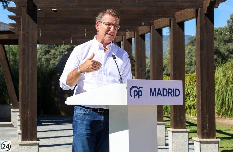 Feijóo critica al Gobierno por intentar negociar una amnistía y referéndums en Bruselas tras la reunión de Díaz y Puigdemont.