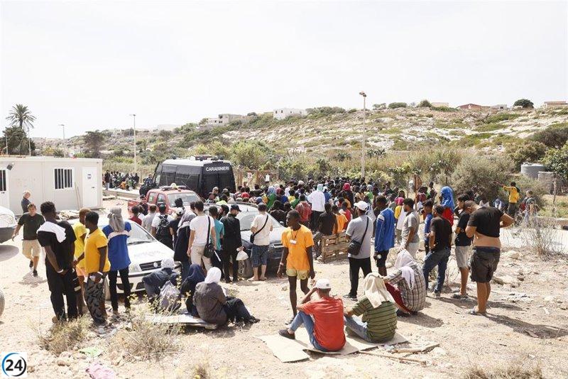 La presión migratoria en Lampedusa disminuye, pero el debate político sobre el tema se intensifica.
