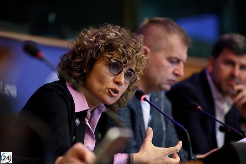 PP acusa a ERC y Junts de hipocresía al solicitar multilingüismo en Europa pero restringir la lengua común en Cataluña.
