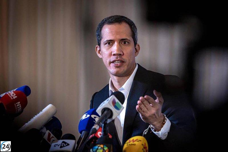 La Fiscalía Venezolana emite orden de arresto contra Juan Guaidó, líder opositor.