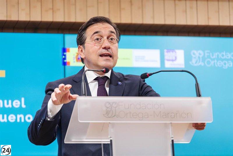 Albares insta al PP a pedir perdón a Colombia por difundir falsedades sobre su reunión con Puigdemont en su embajada.
