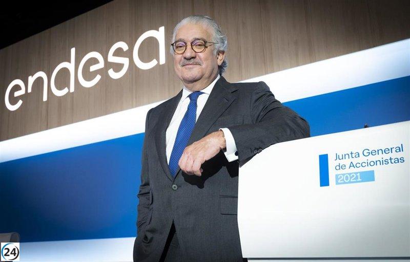 Endesa se ve afectada por menores plusvalías y el impacto del impuesto, reduciendo sus beneficios a 1.059 millones, una disminución del 36% hasta septiembre.