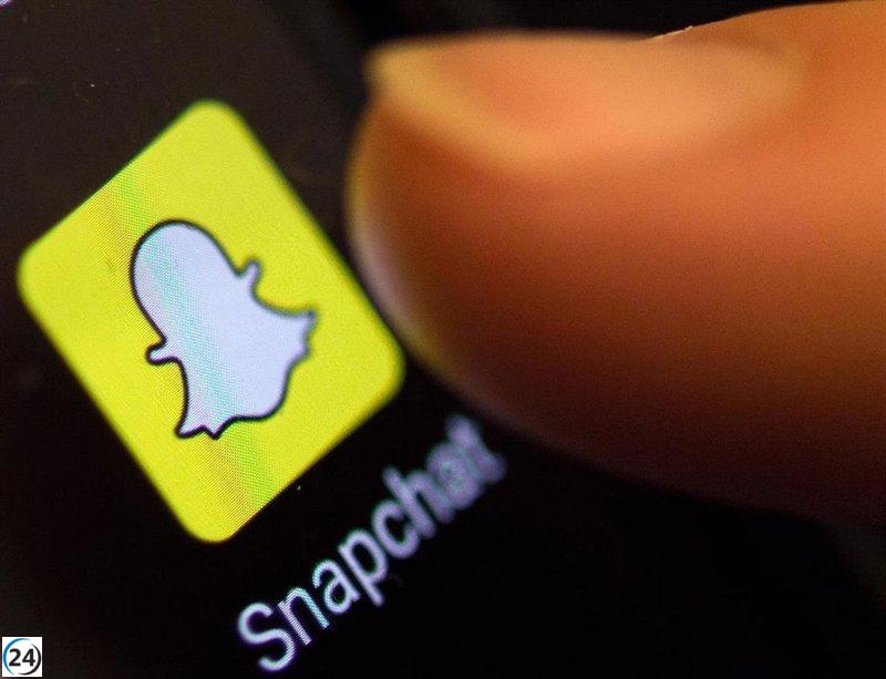 Snapchat actualiza My AI mediante moderación integrada de OpenAI para analizar la peligrosidad de contenido con posibles consecuencias perjudiciales.