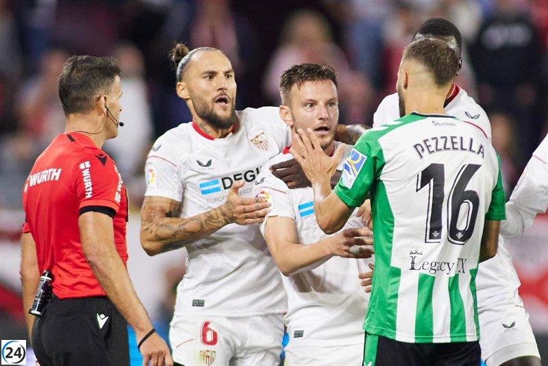 El derbi del Pizjuán: Sevilla y Betis se desafían en un emocionante choque de pasiones.