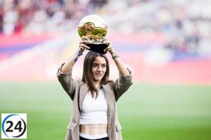Aitana Bonmatí regala su Balón de Oro a los fervientes seguidores del equipo azulgrana