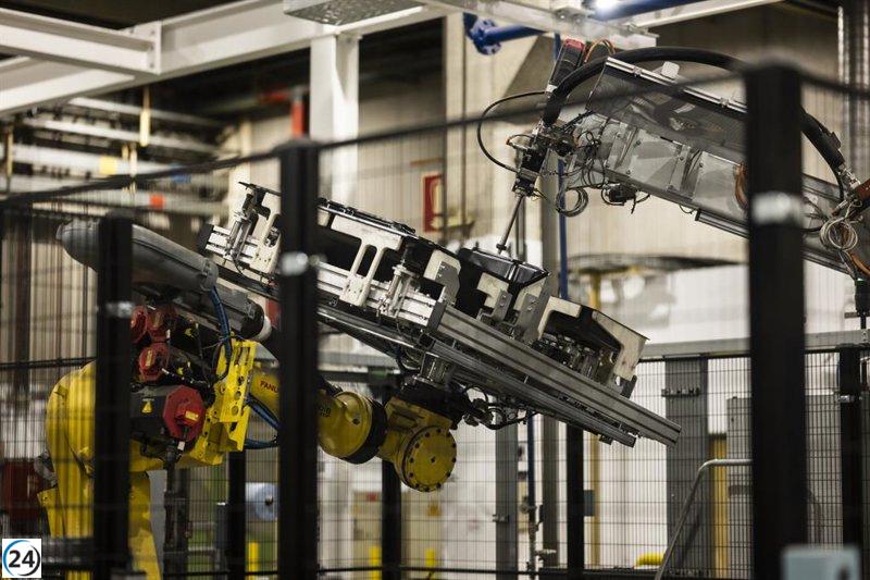Vaquero espera que el compromiso del ministro de Industria favorezca la instalación de la fábrica de baterías en Aragón.