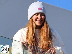 Shakira aterriza en Sevilla con dos invitados muy significativos
