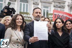 Vox insta al Tribunal Supremo a frenar la investidura de Sánchez, Puigdemont, PSOE y Junts mediante una querella.
