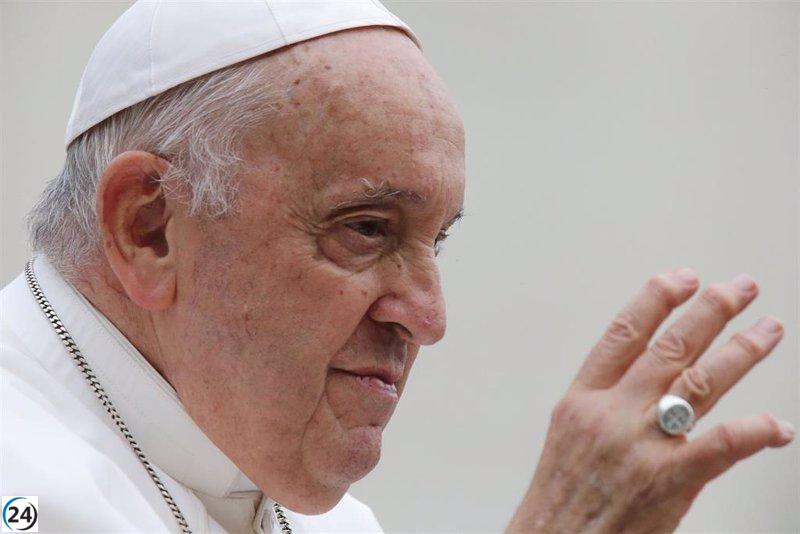 El Papa destaca la importancia de que el belén transmita un mensaje de vida, sin importar su disposición.