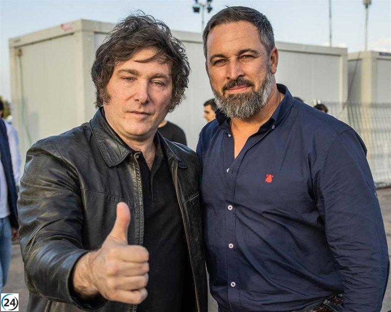 Milei extiende una invitación a Abascal para acompañar su asunción como presidente de Argentina en unos días.